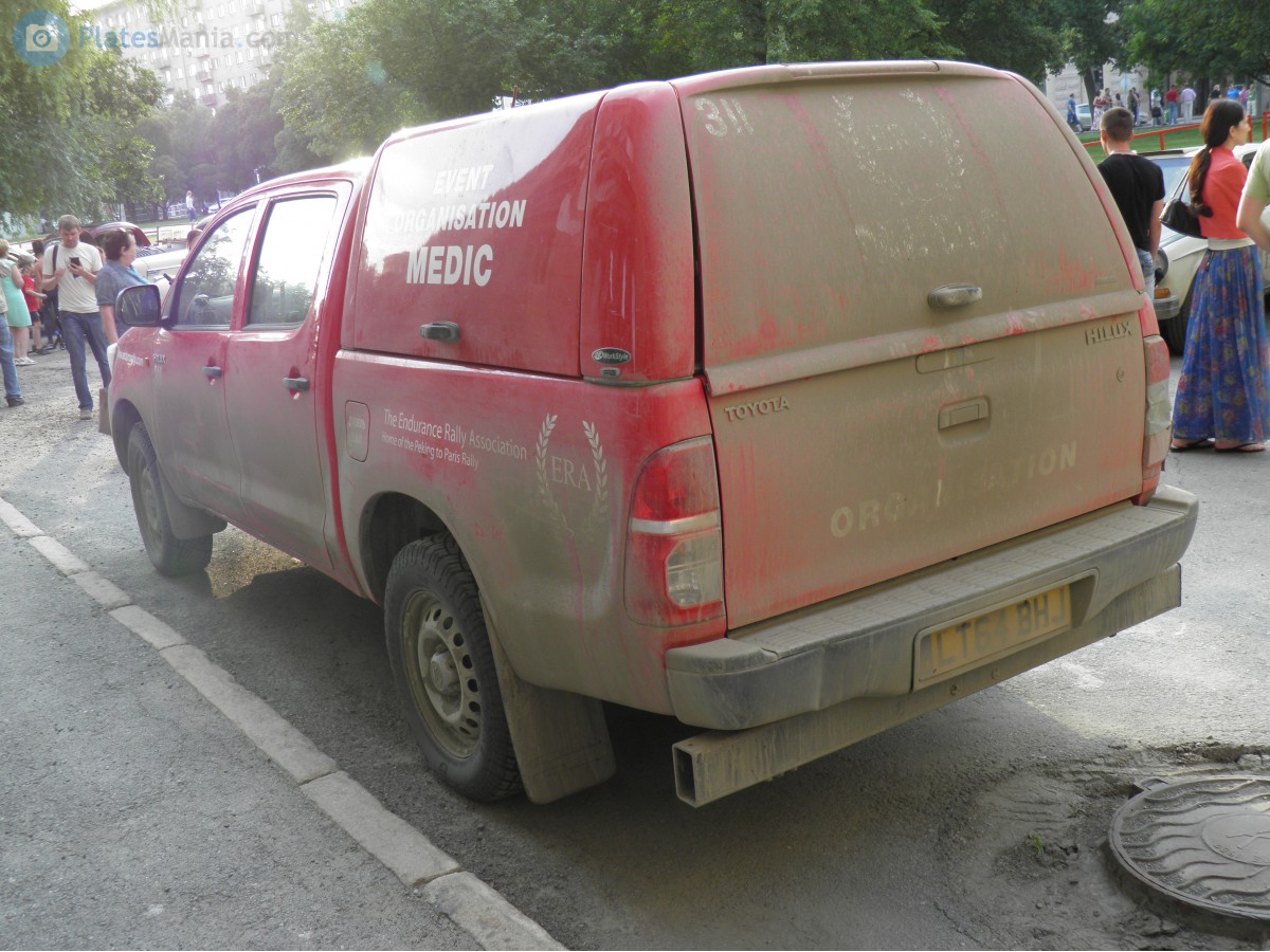 LT64BHJ, Toyota Hilux 