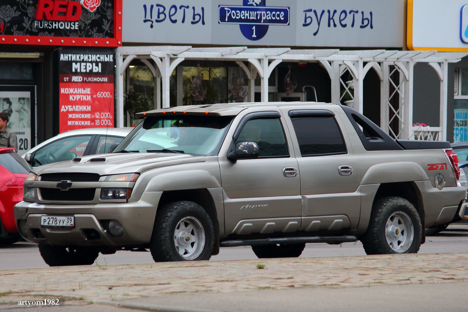 р 278 уу 39, Chevrolet Avalanche 1st gen (GMT805), 2001–2006