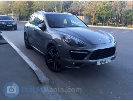 10 HH 111, Porsche Cayenne