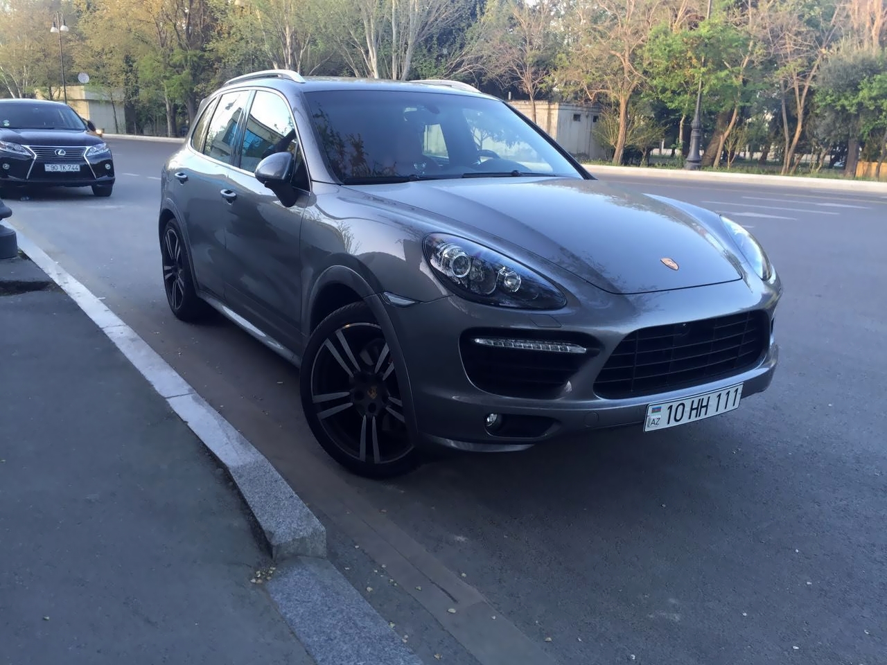 10 HH 111, Porsche Cayenne 2nd gen (958; 92A), 2010–2014