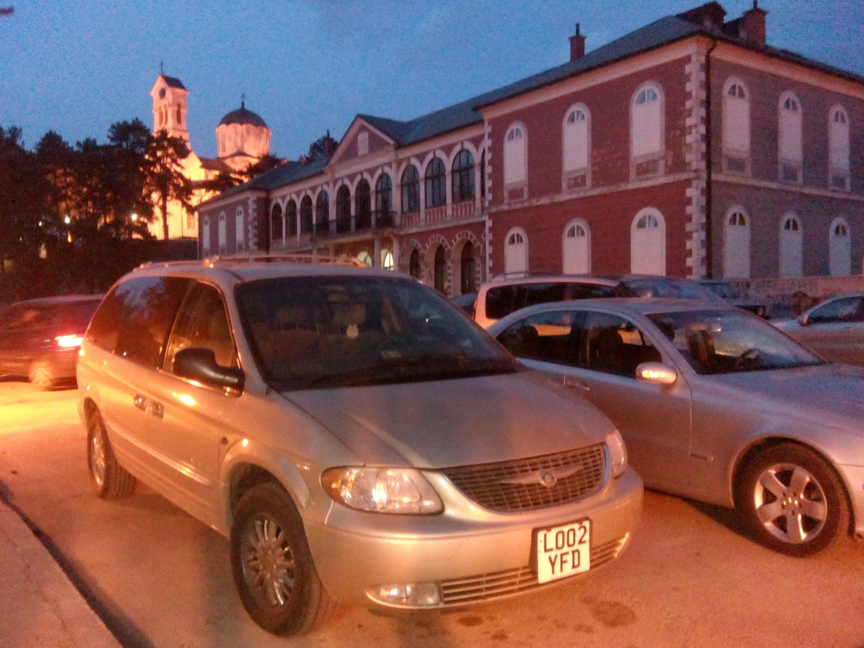 LO02YFD, Chrysler Voyager 