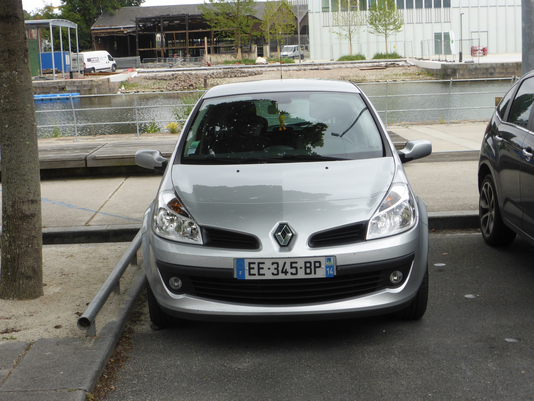 EE-345-BP, Renault Clio 3rd gen 3-door Hatch (C85), 2005–2009