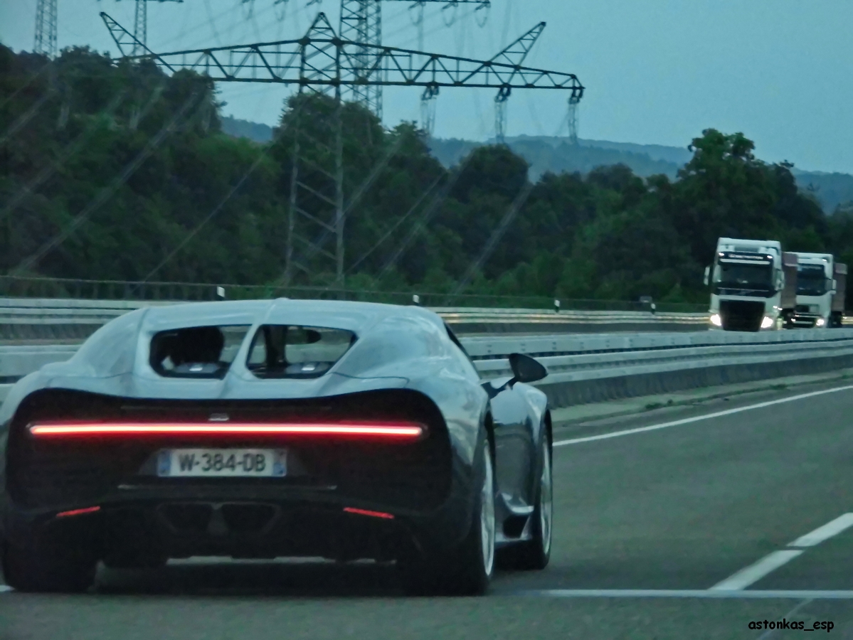 W-384-DB, Bugatti Chiron 2016–2024