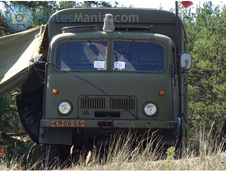 KM 06-66, Tatra 805