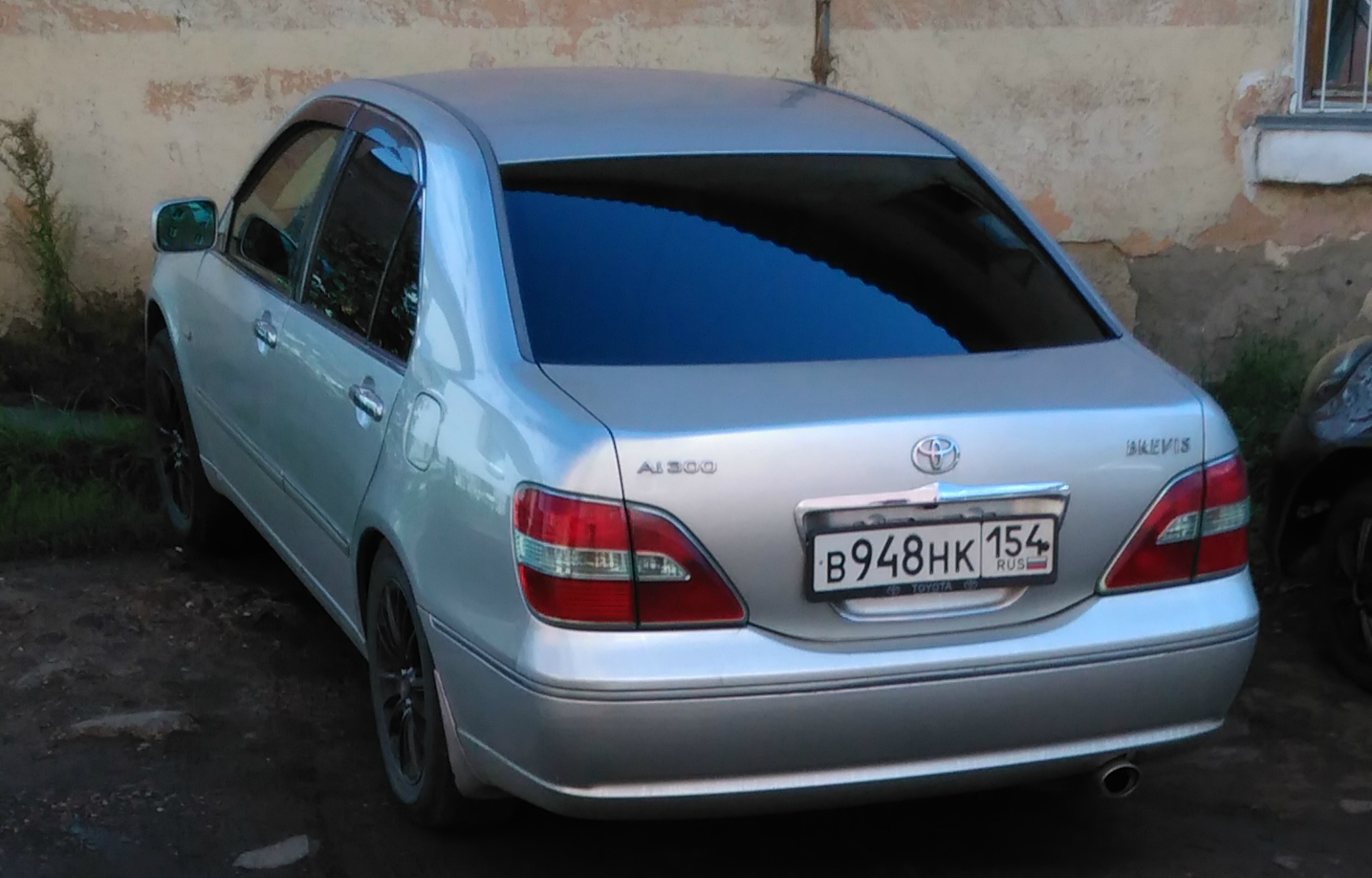 в 948 нк 154, Toyota Brevis 1st gen (JCG10/JCG15; JP-market), 2001–2007