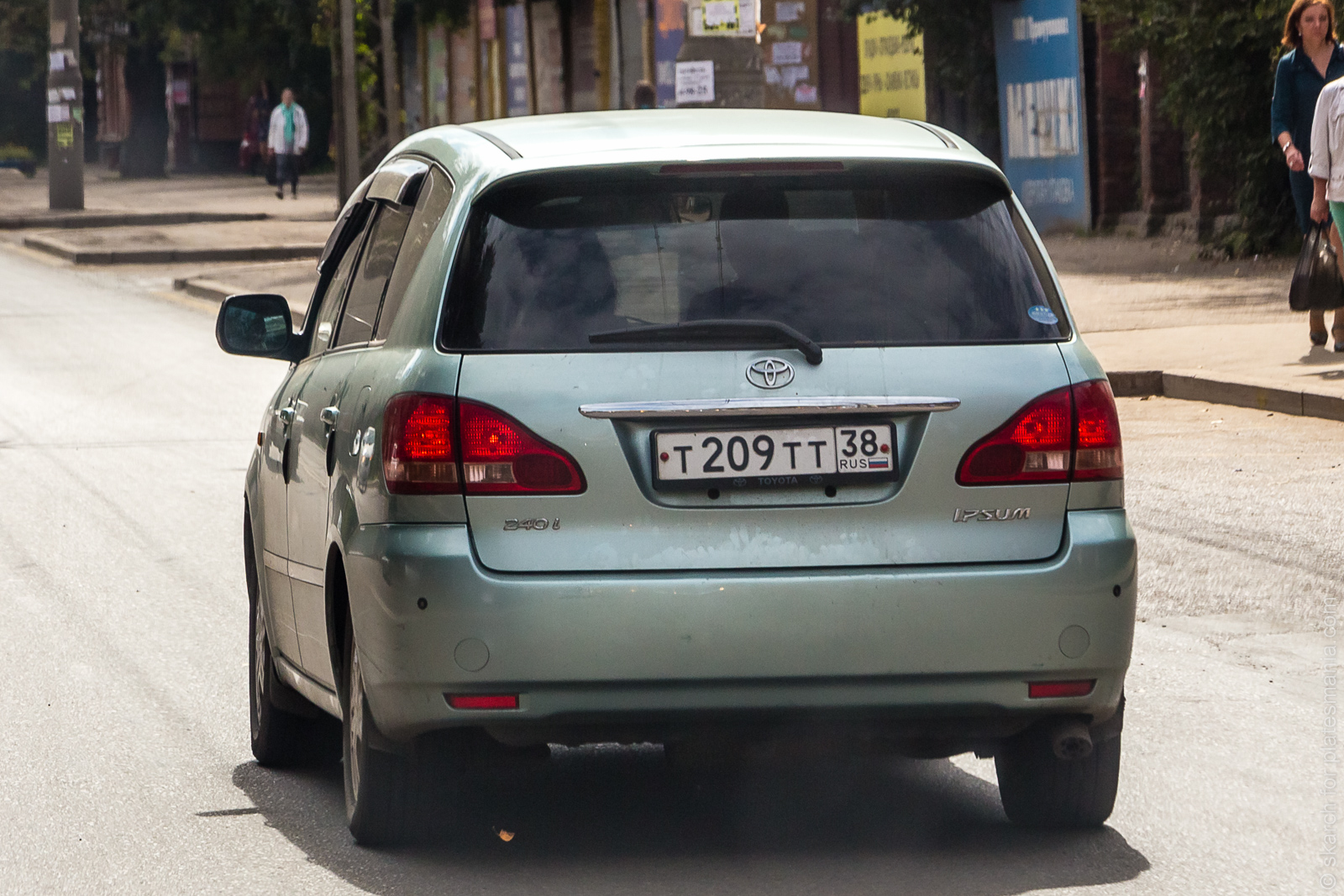 т 209 тт 38, Toyota Ipsum 2nd gen (M20), 2001–2009