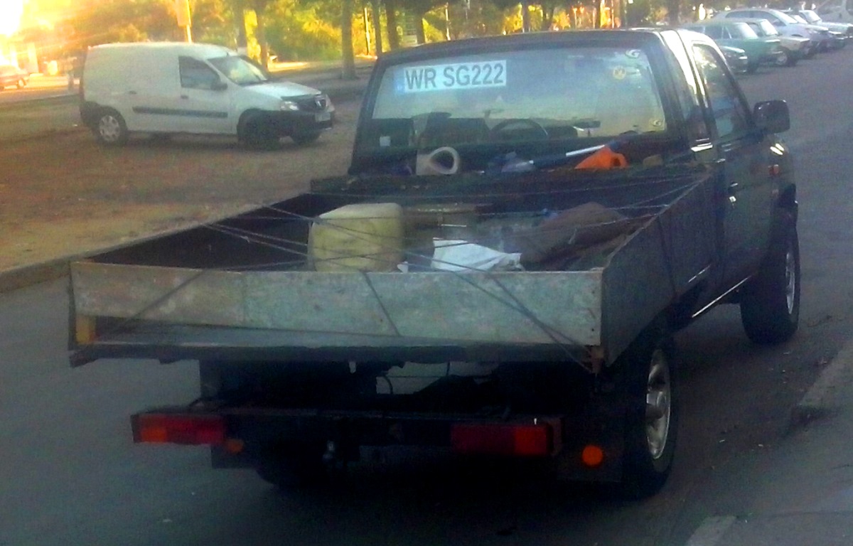 WR SG 222, Nissan Pickup 