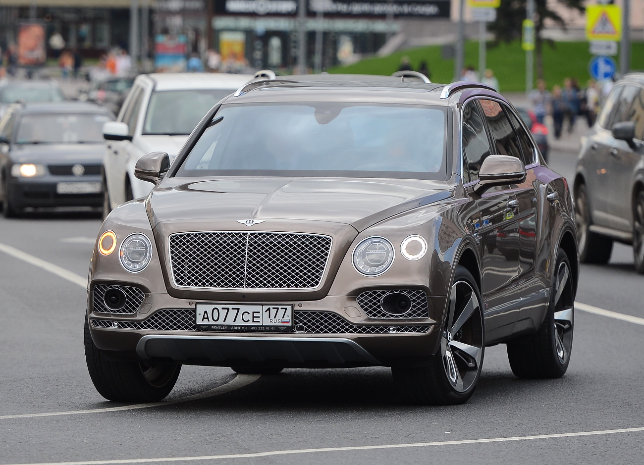 а 077 се 177, Bentley Bentayga 1st gen (PL71), 2016–2020