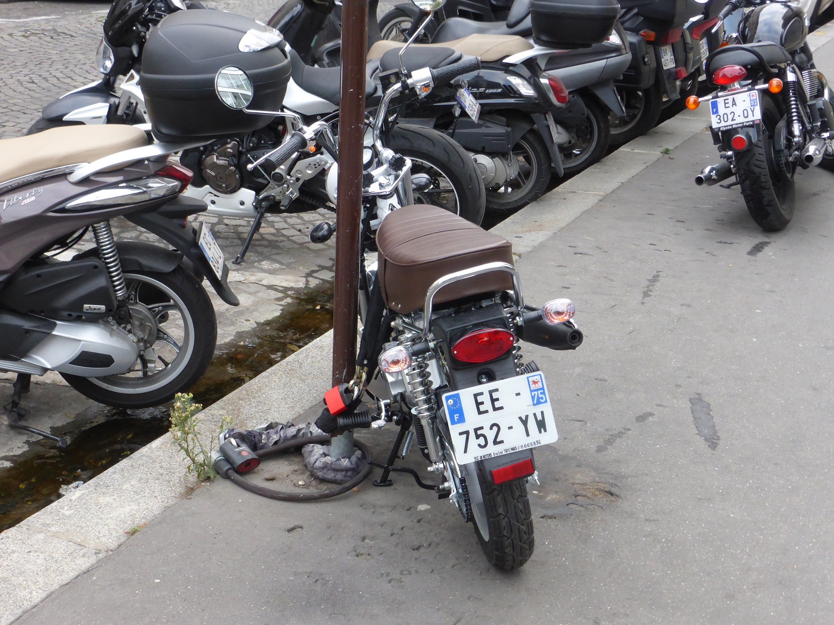 EE-752-YW, Zhenhua Dax 