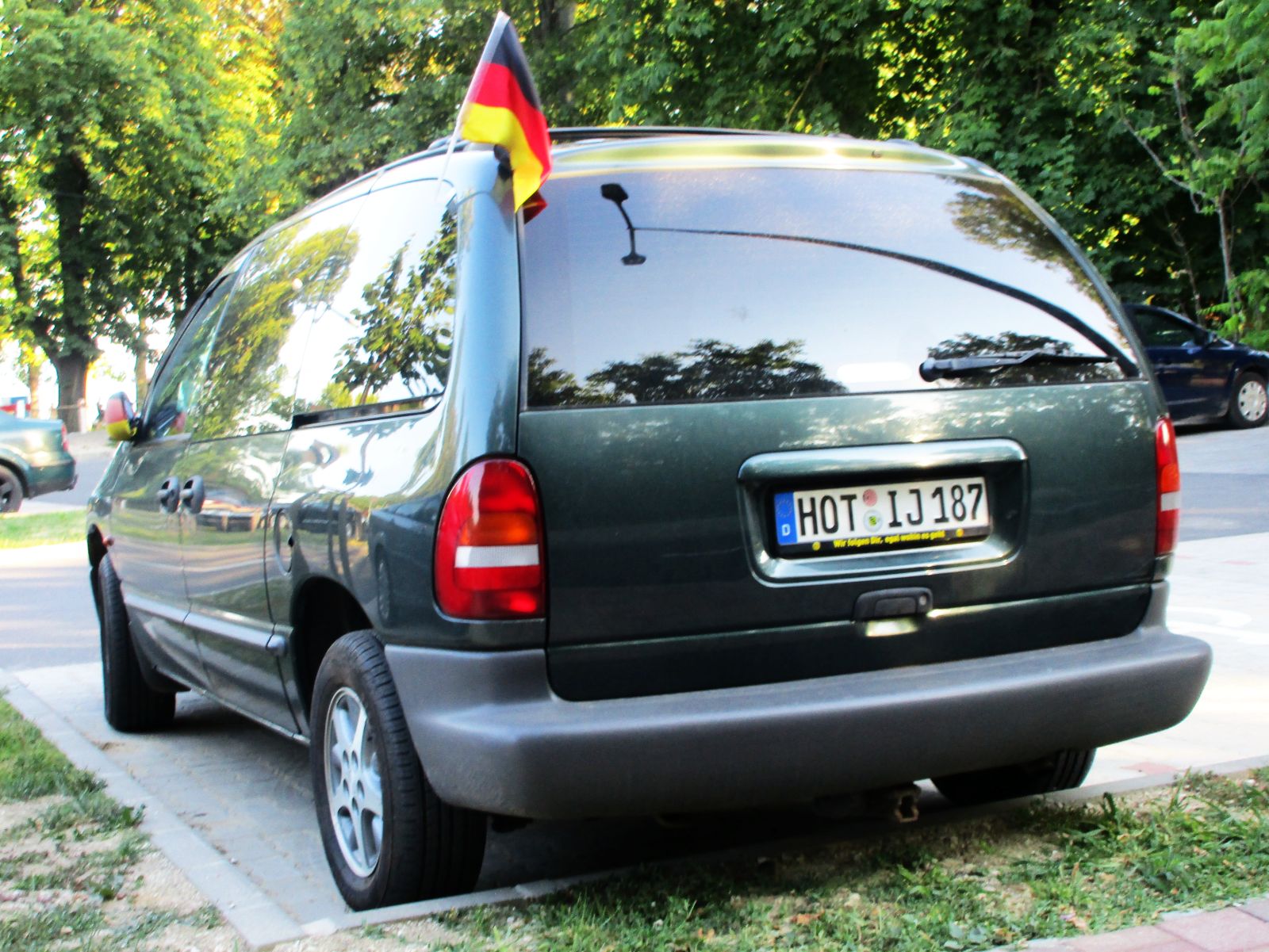 HOT IJ 187, Chrysler Grand Voyager 3rd gen (NS), 1995–2000