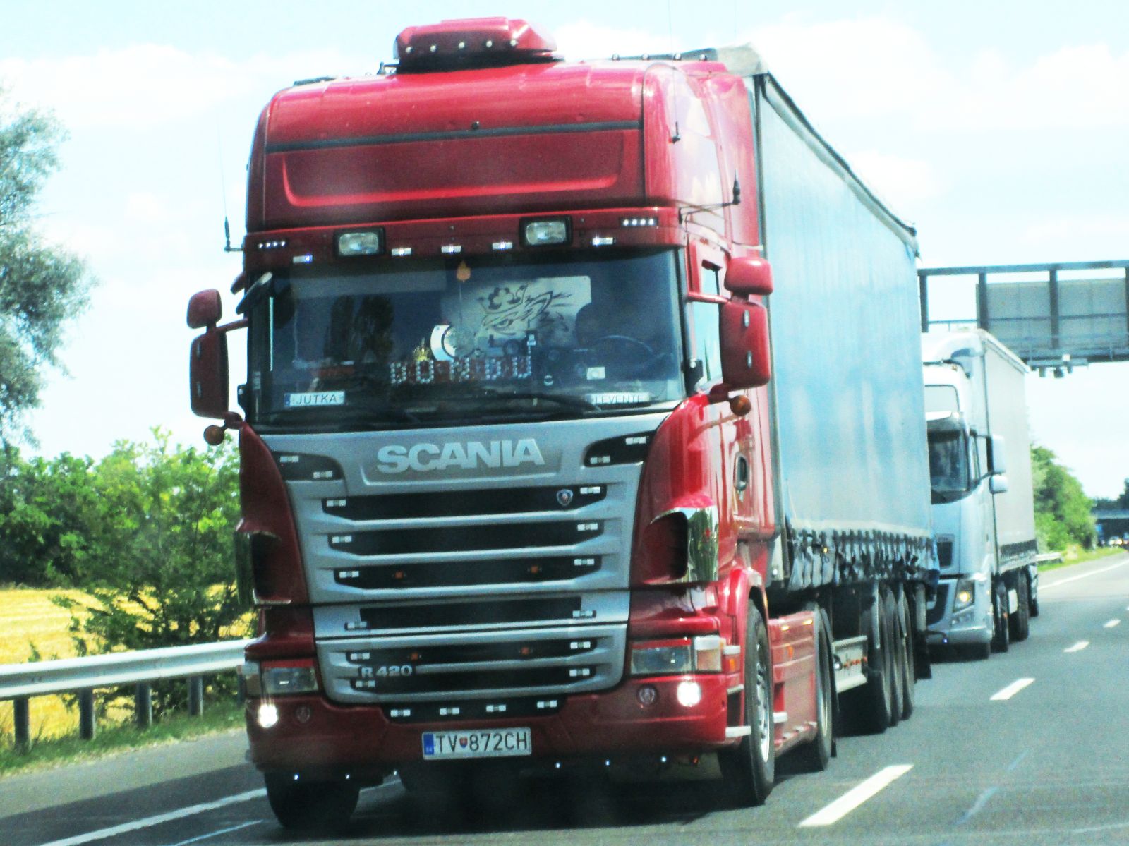 TV-872CH, Scania R-Series 