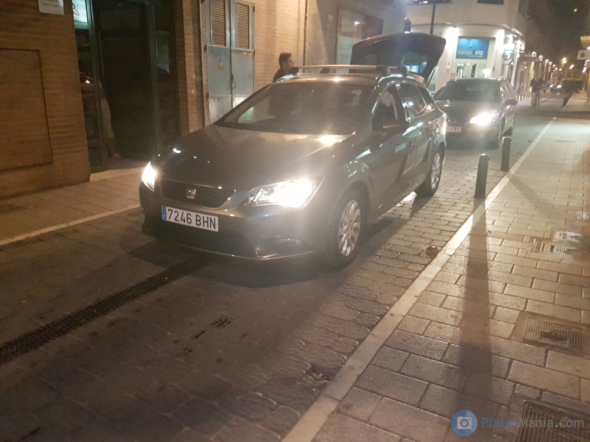 7246 BHN, SEAT León 3rd gen SportsTourer (5F5/5F8), 2013–2020