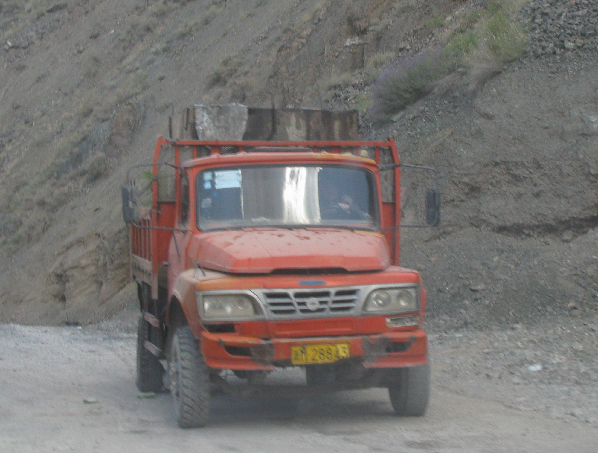 新M·28843, Trucks and buses 