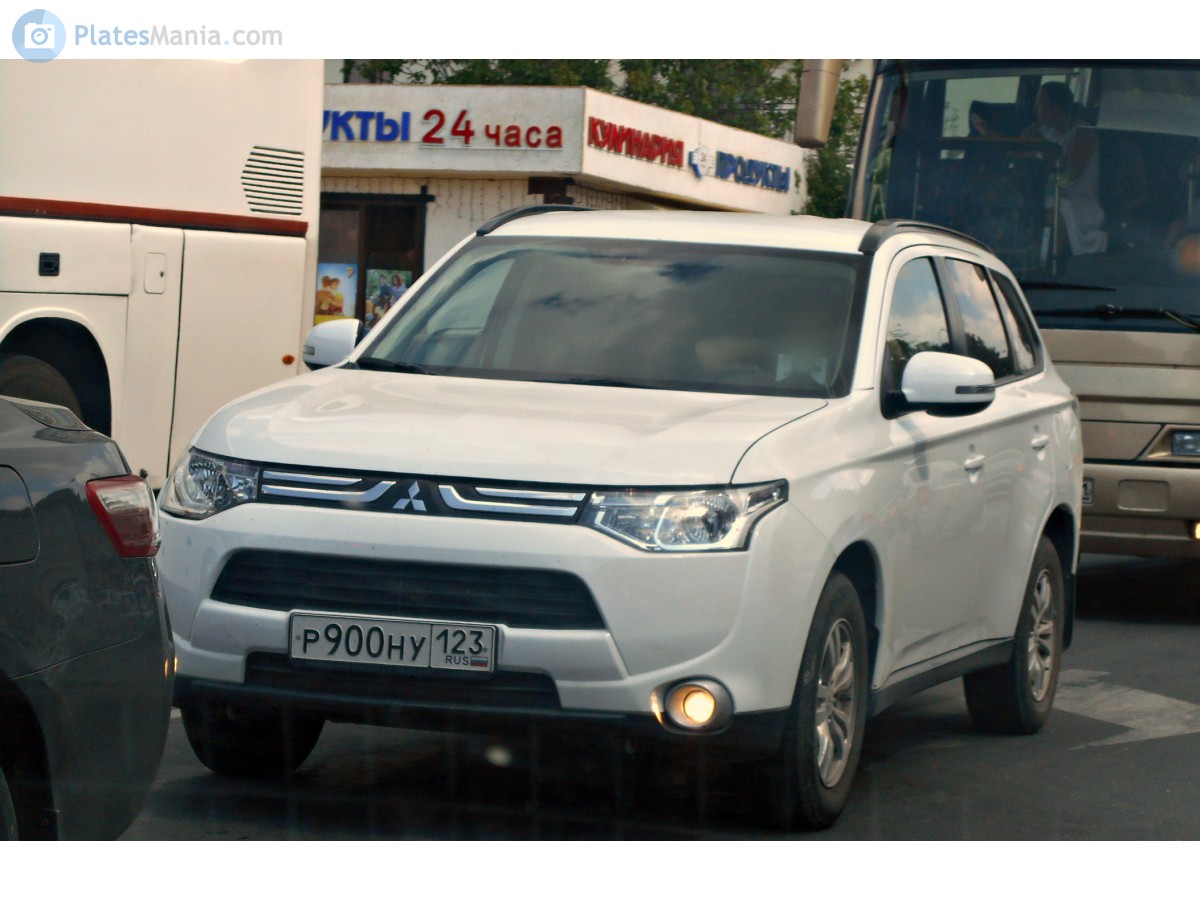 р 900 ну 123, Mitsubishi Outlander 
