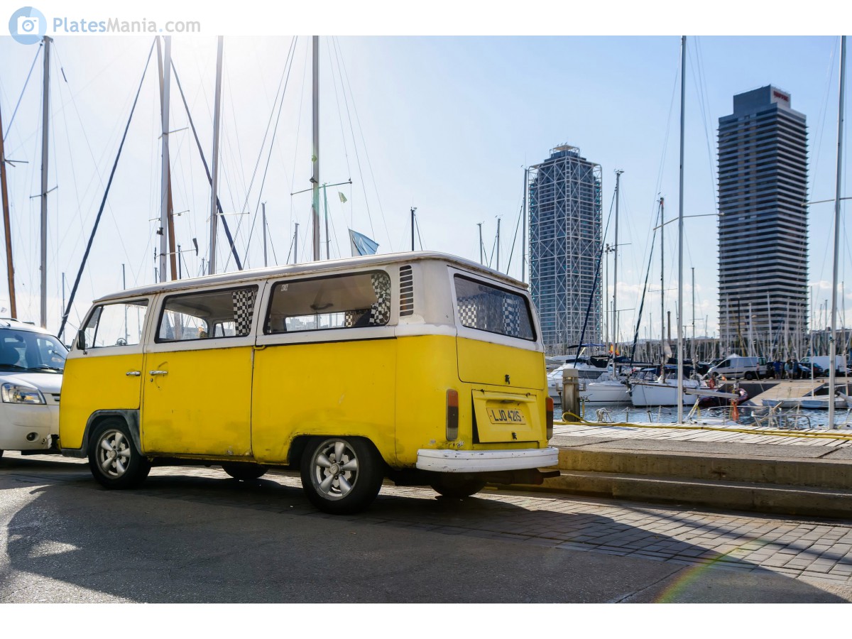 LJO421S, Volkswagen Kombi 2nd gen Bus/Kombi Van (T2b), 1st facelift, 1967–1979 (–1982 for BR- and MX-market)