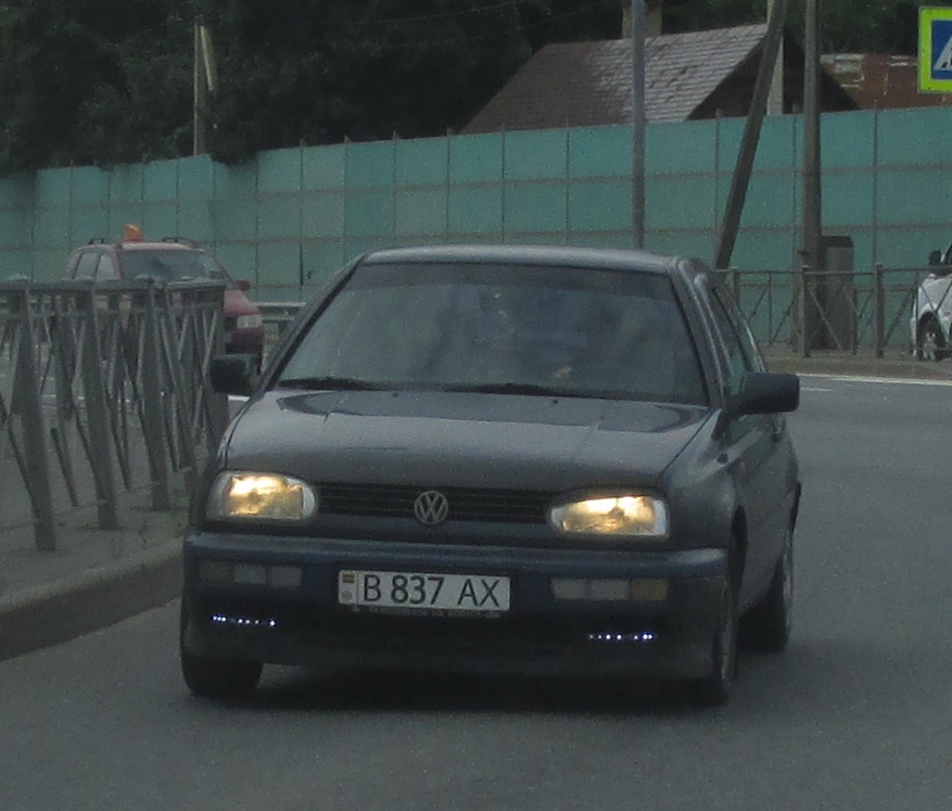 B 837 AX, Volkswagen Golf 