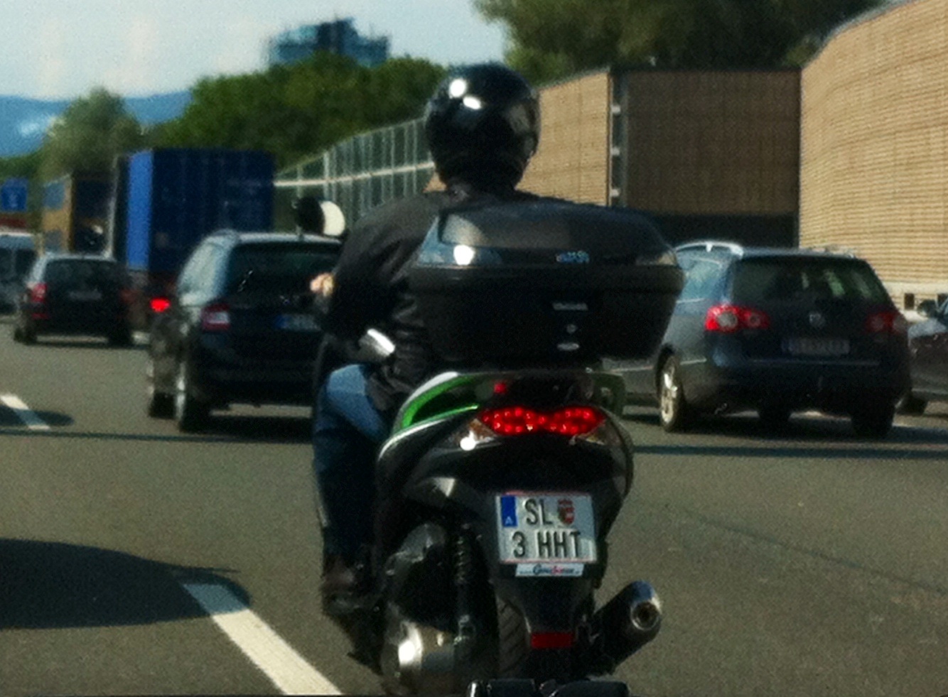 S 3 HHT, Kawasaki J300 