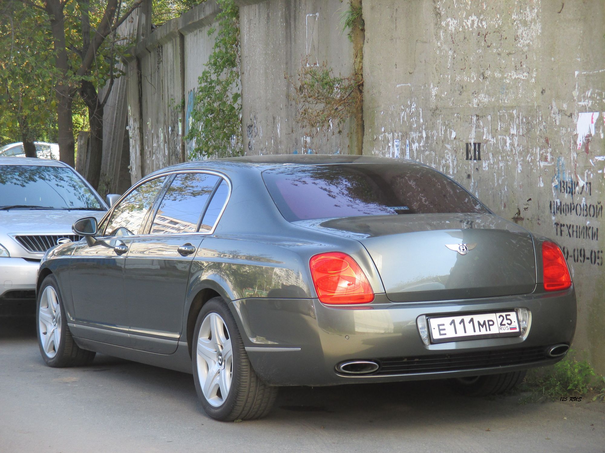 е 111 мр 25, Bentley Continental 4th gen Flying Spur, 2005–2013