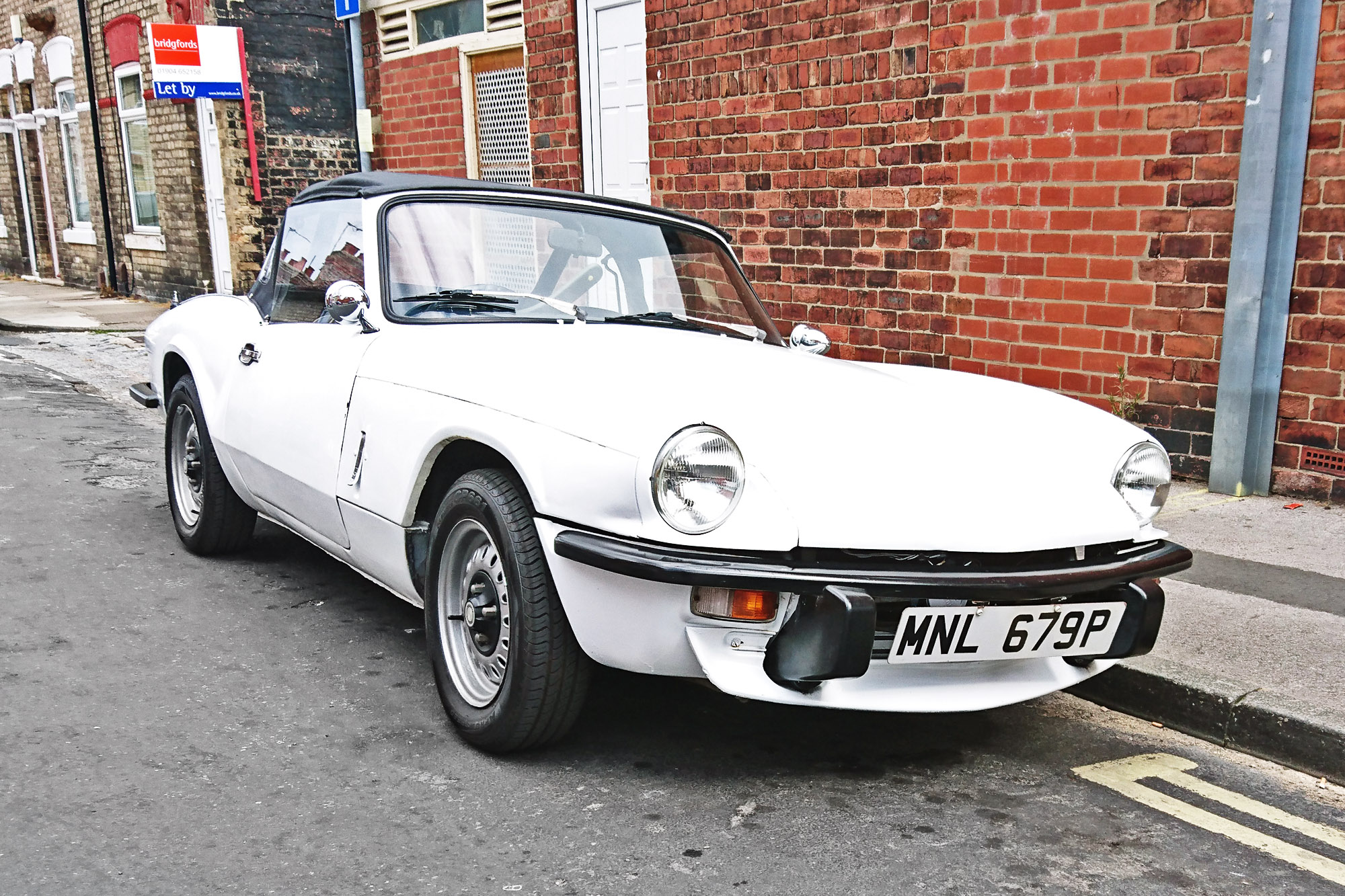 MNL679P, Triumph Spitfire 