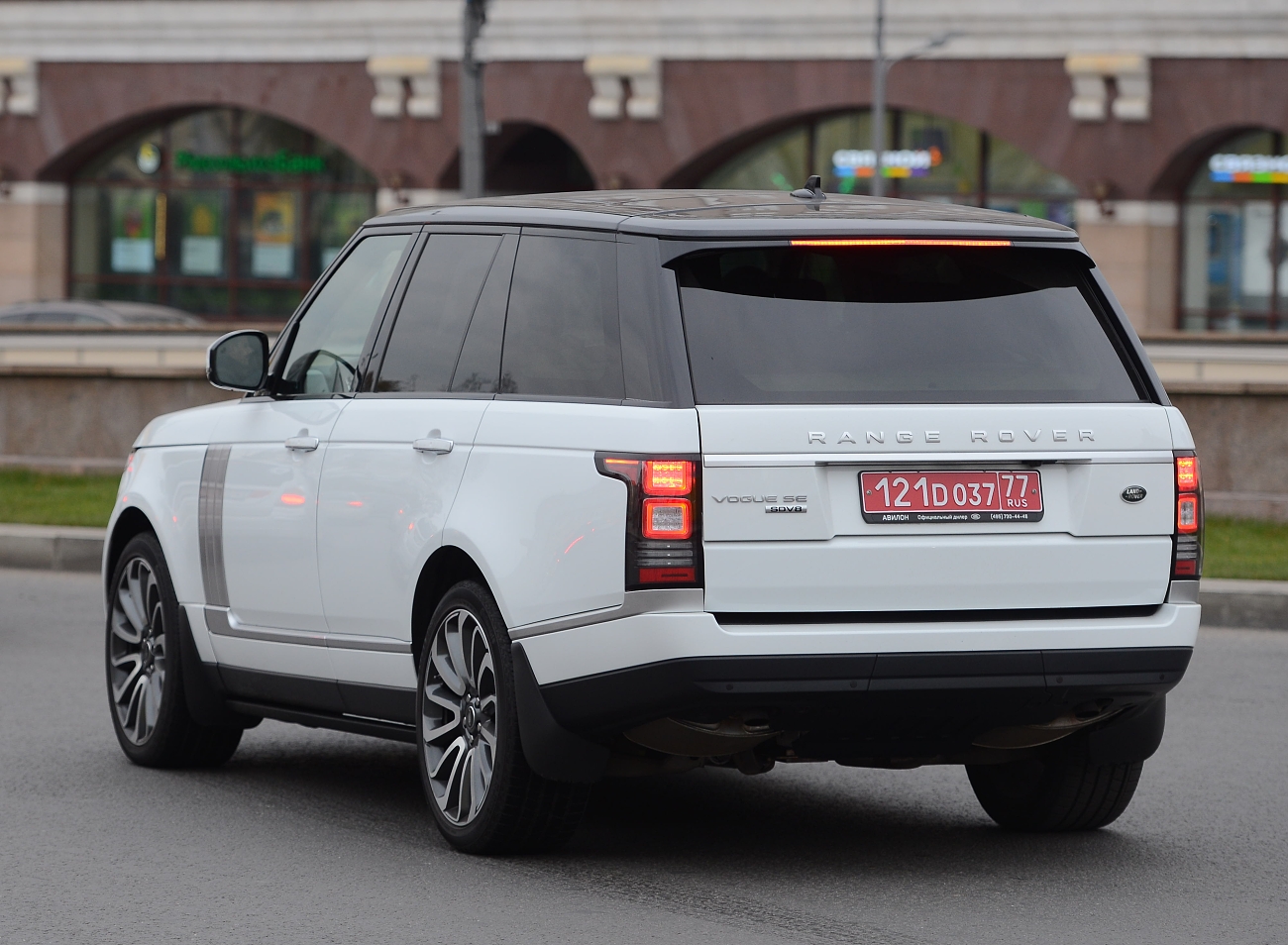 121 D 037 77, Land Rover Range Rover 4th gen (L405), 2012–2018