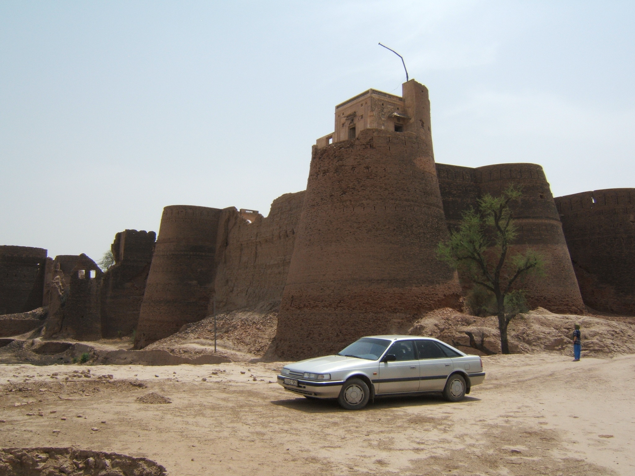 AAE-959, Mazda 626 3rd gen Liftback (GD), 1987–1992