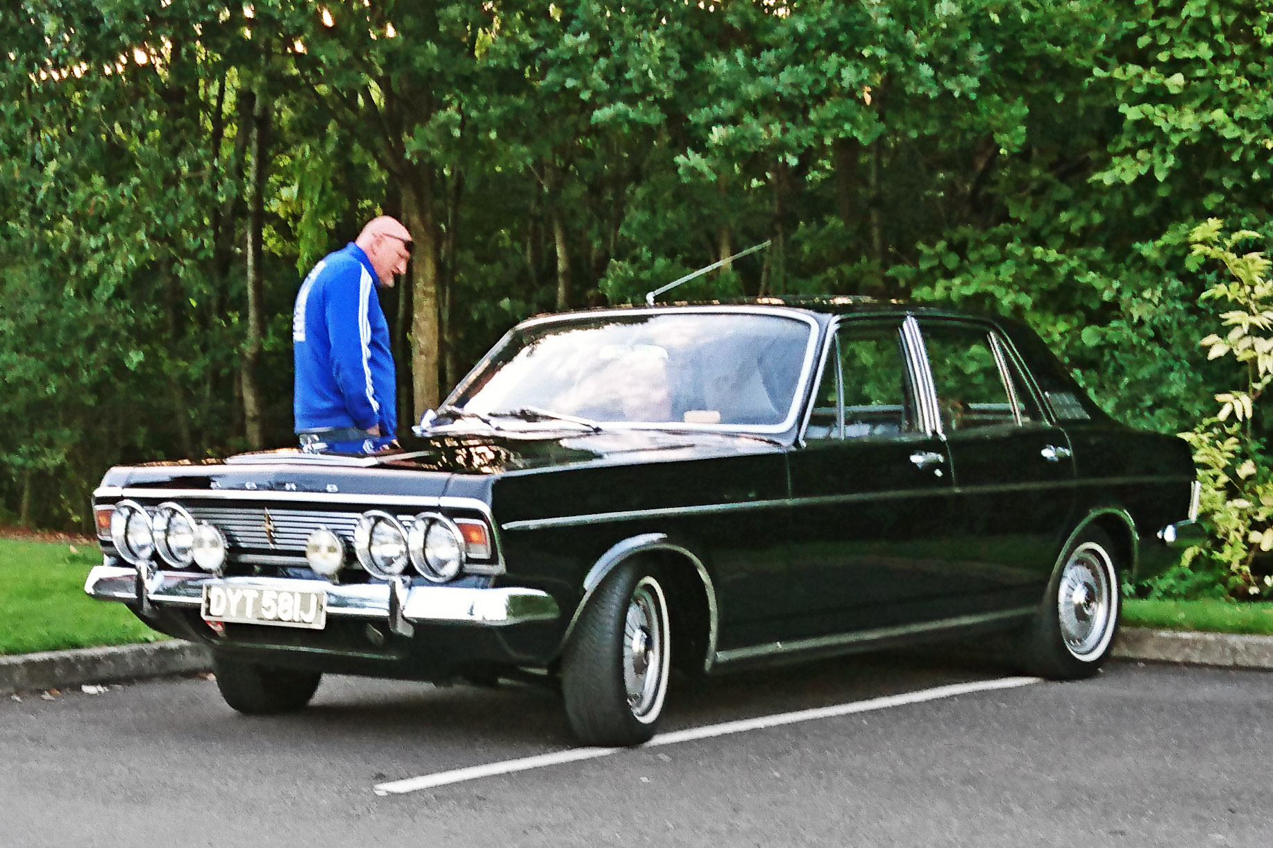 DYT581J, Ford Zodiac 