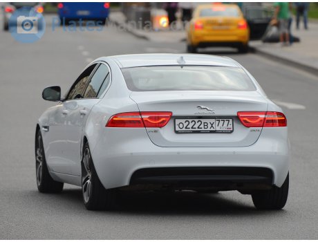 о222вх777, Jaguar XE