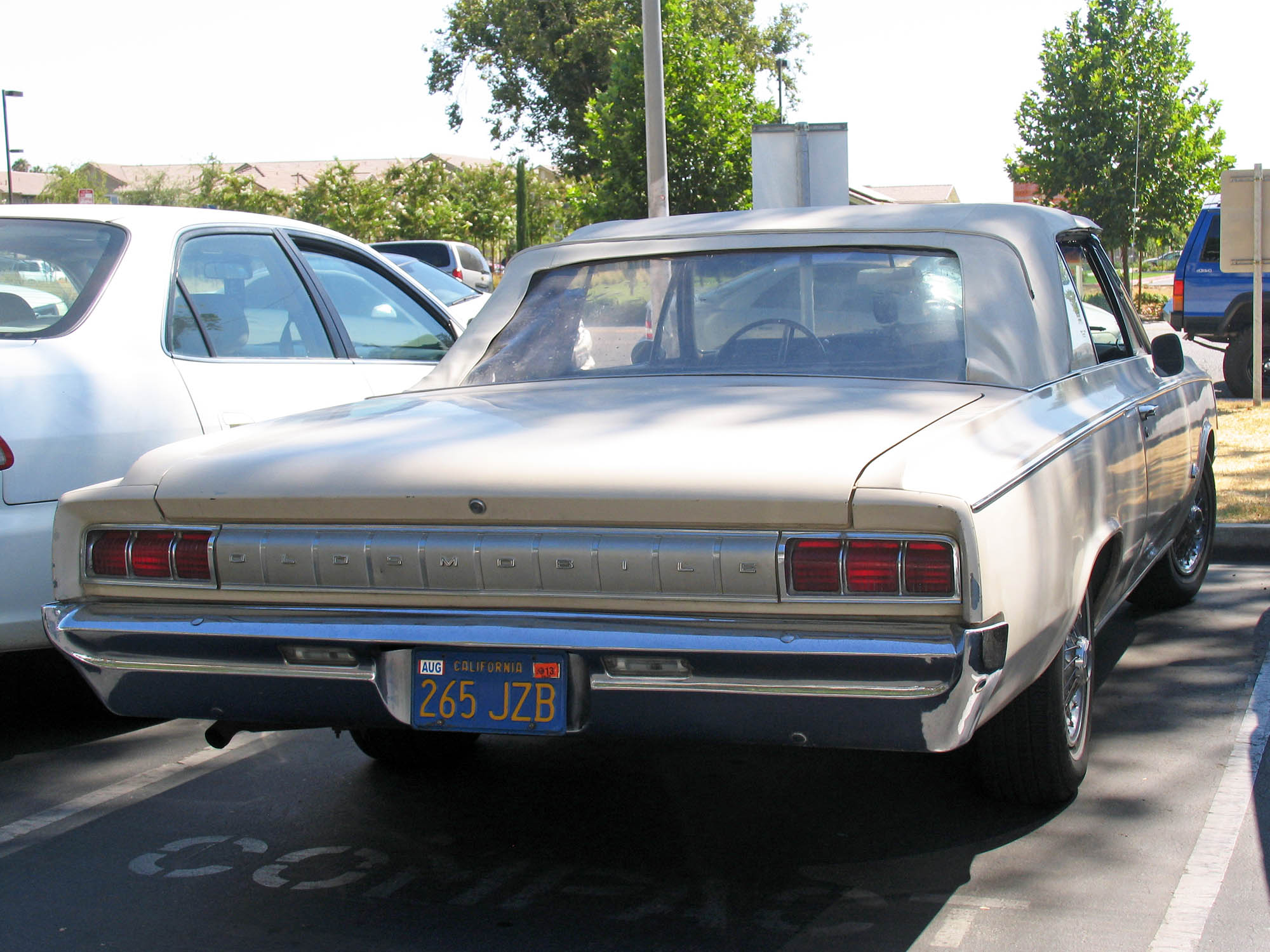 265 JZB, Oldsmobile F-85 2nd gen 1964 Cutlass Convertible, 1963–1964