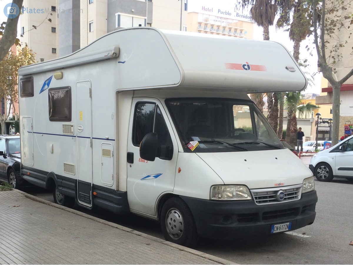 CN 617 ZN, Caravans International Elliot 