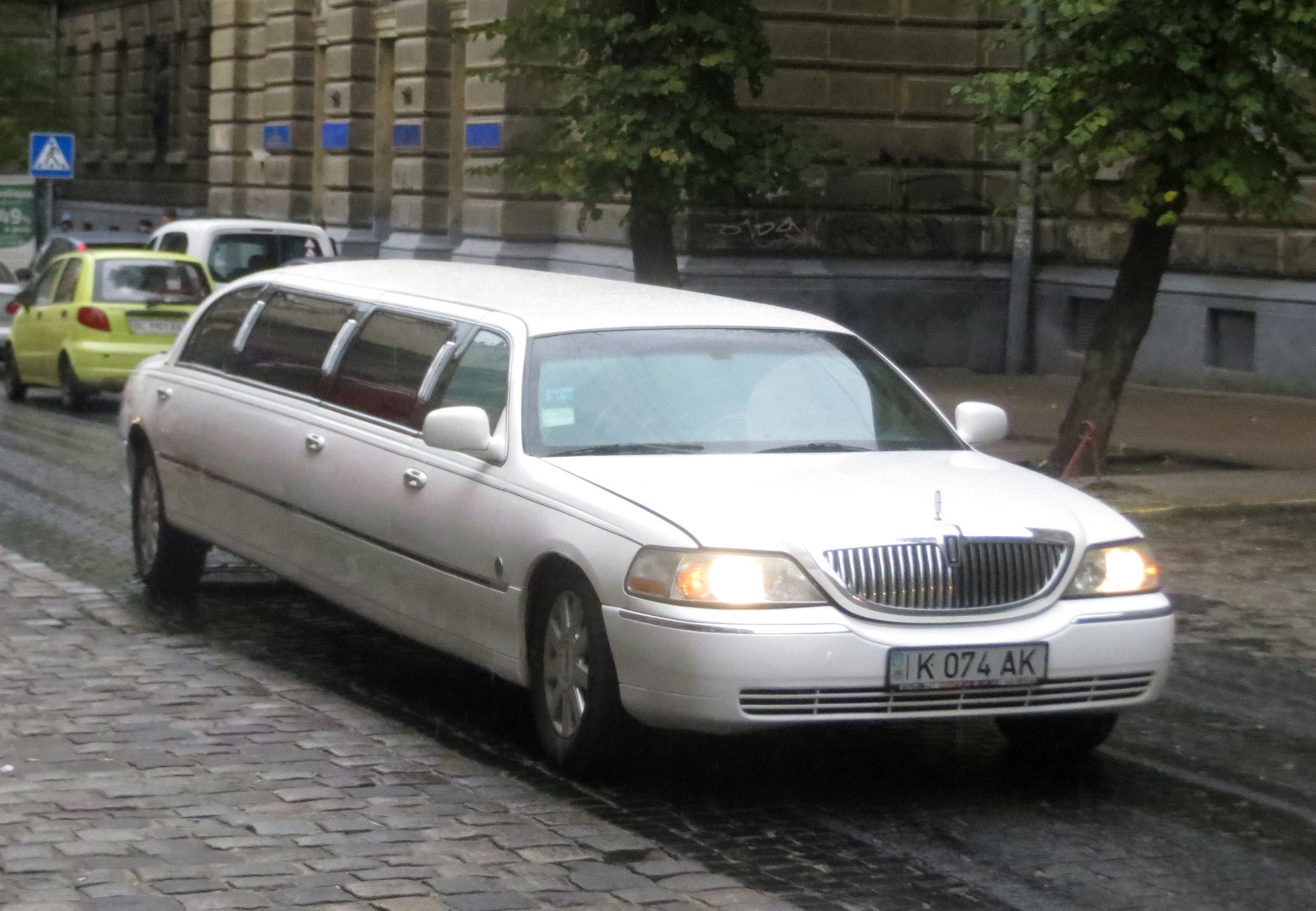 K 074 AK, Lincoln Town Car 3rd gen (FN145), facelift, 2003–2011