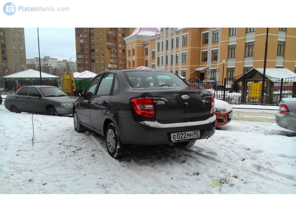 е 022 мн 82, Lada (VAZ) 2190 Granta 2190, 2011–2018
