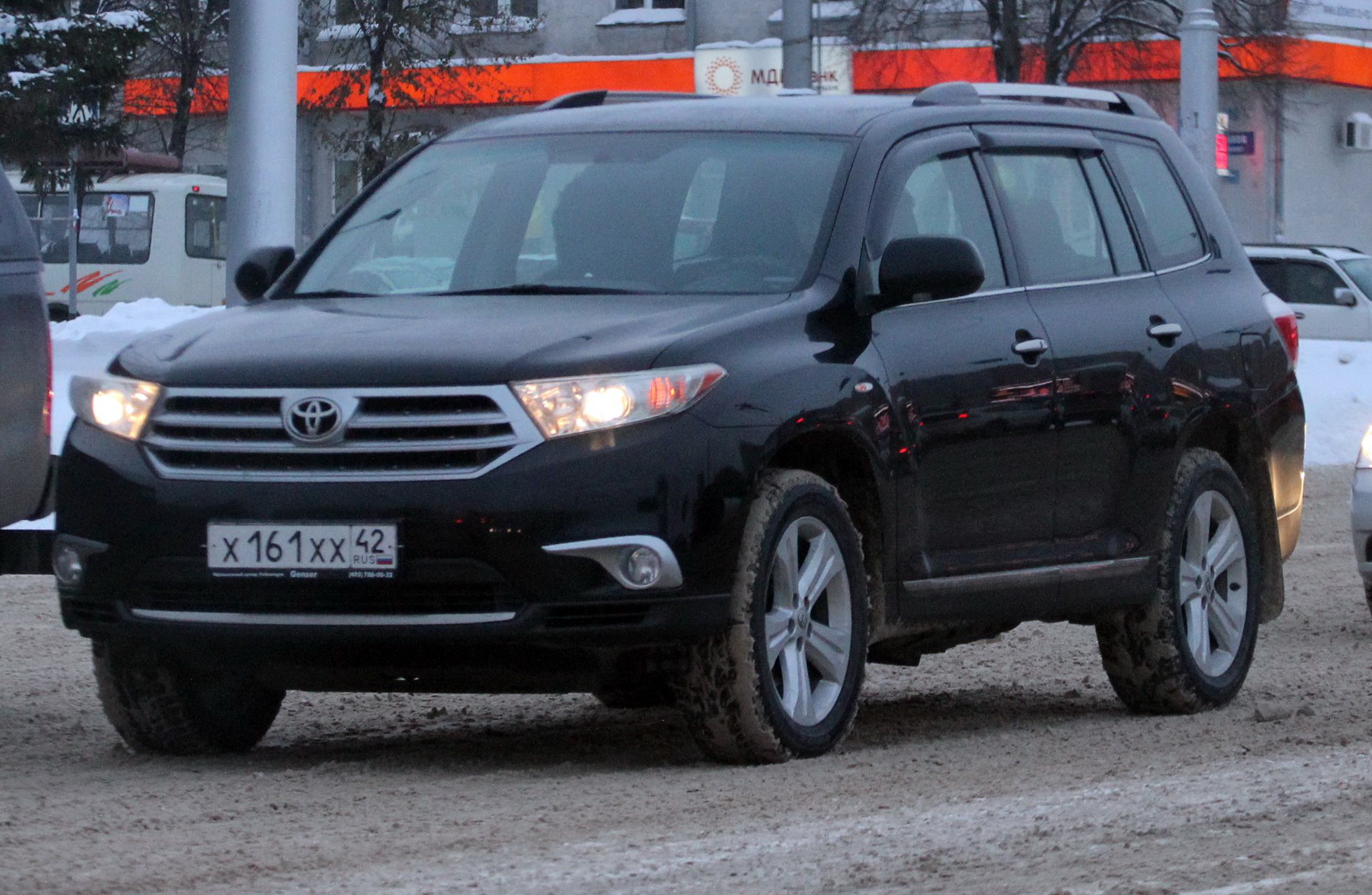 х 161 хх 42, Toyota Highlander 
