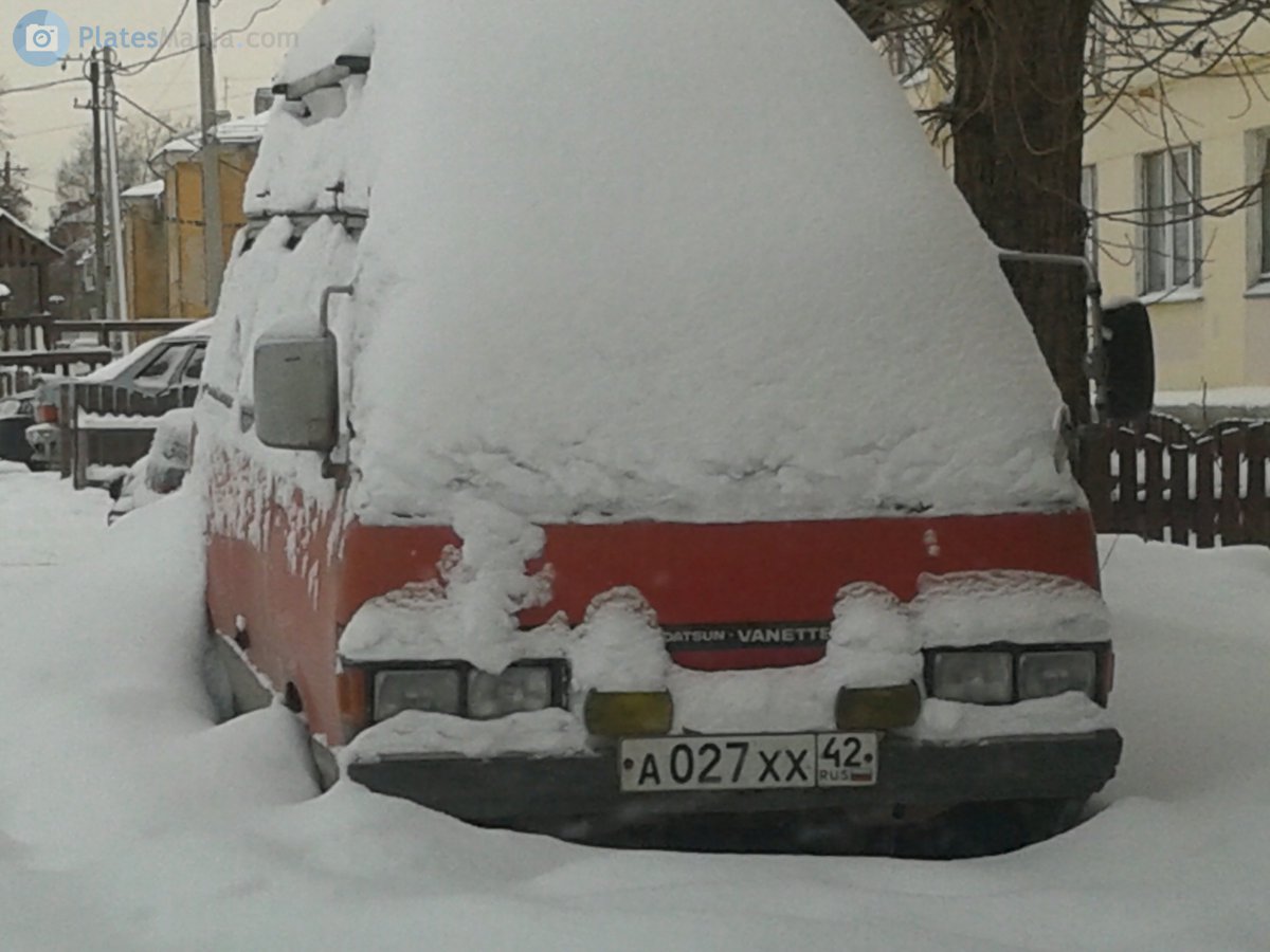 а 027 хх 42, Nissan Datsun Vanette 1st gen Van High-Roof (C120), 1978–1985