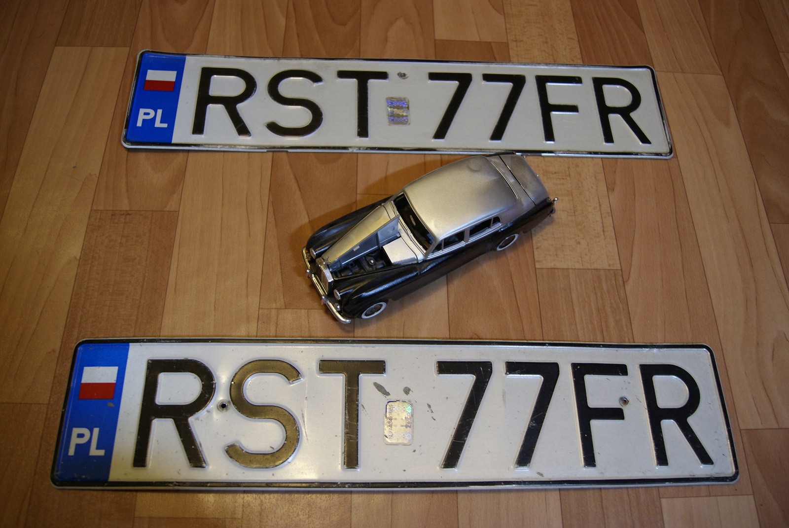RST 77FR, License plate without vehicle 