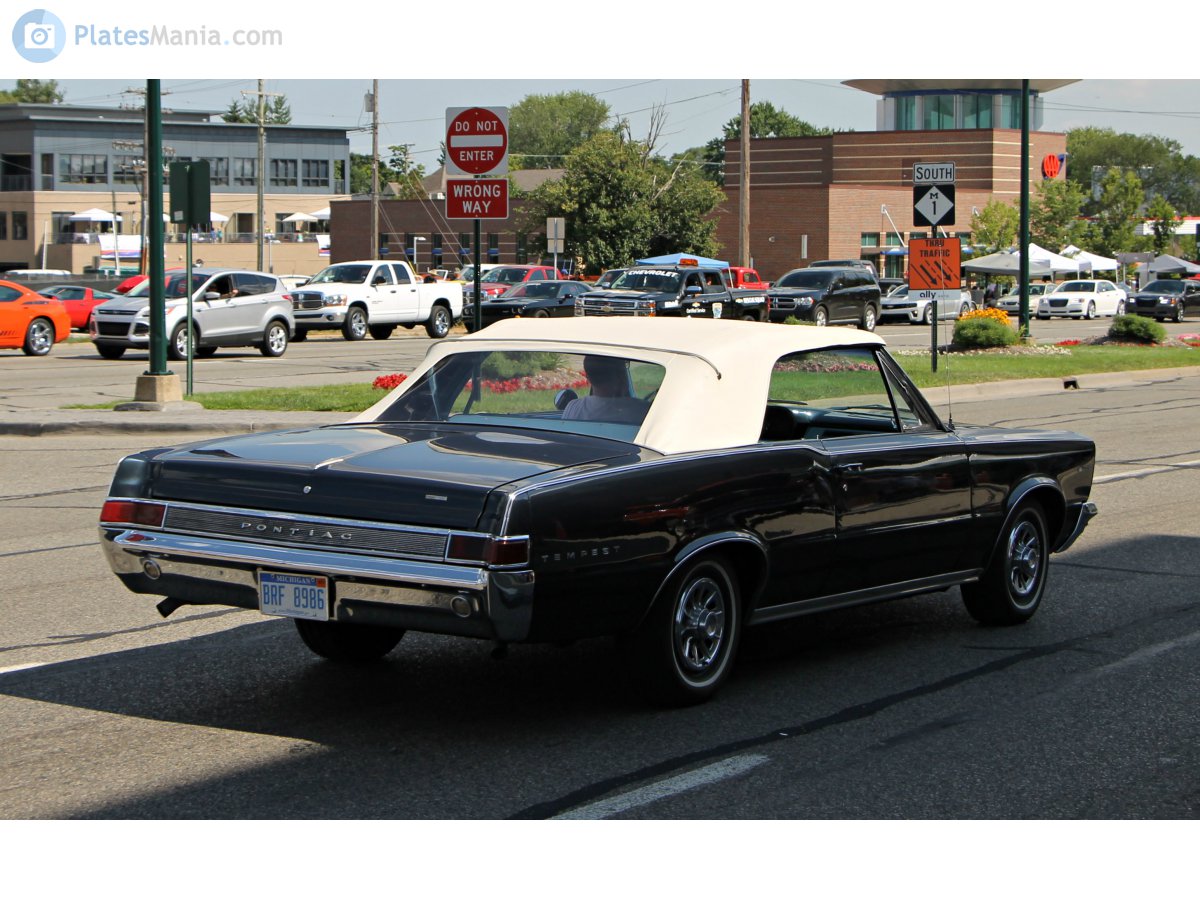 BRF 8986, Pontiac Tempest 