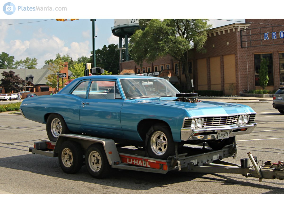 572WZX, Chevrolet Biscayne 3rd gen 1967 2-door Sedan (15311/15411; B-body), 2nd facelift, 1966–1967
