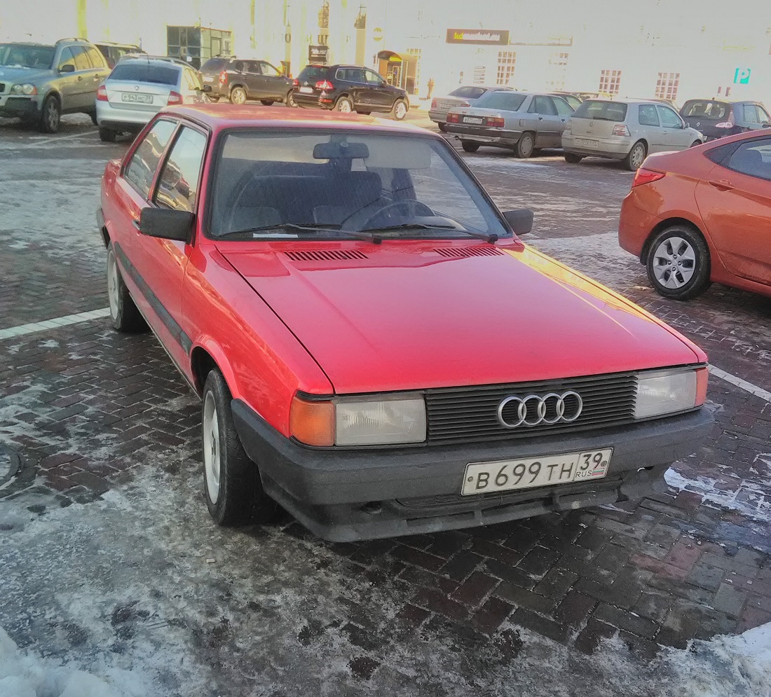 в 699 тн 39, Audi 80 2nd gen 4-door Sedan (B2/81/85), 1978–1986