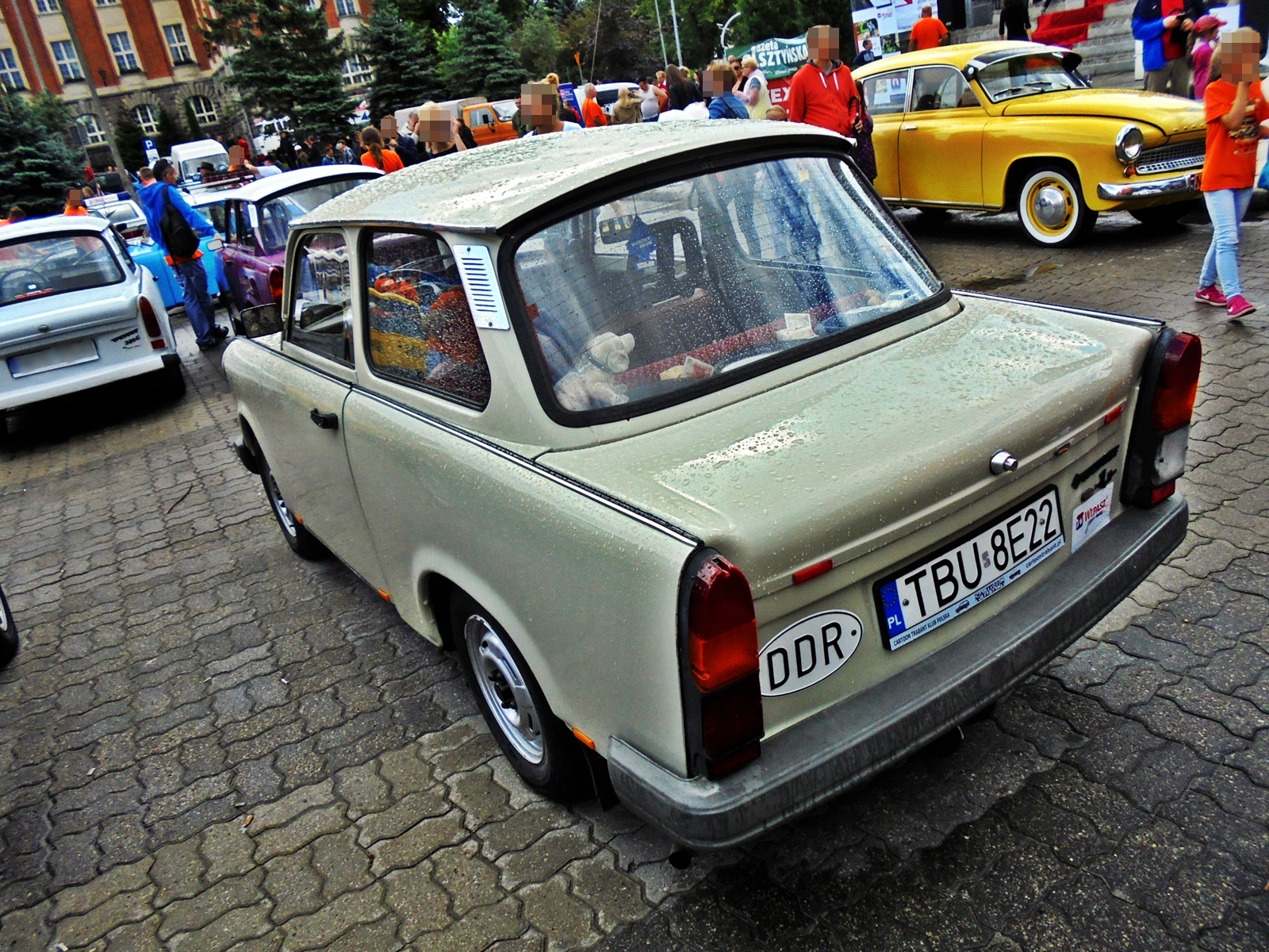 TBU 8E22, Trabant 1.1 Limousine, 1990–1991