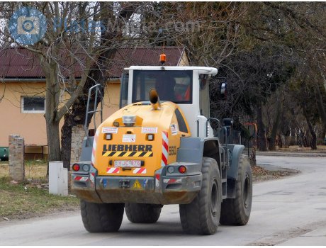 YJC-876, Liebherr L-Series