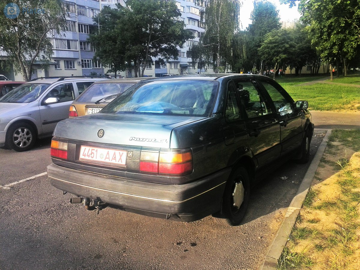4451 AAX, Volkswagen Passat 3rd gen Sedan (B3; 35i), 1988–1993