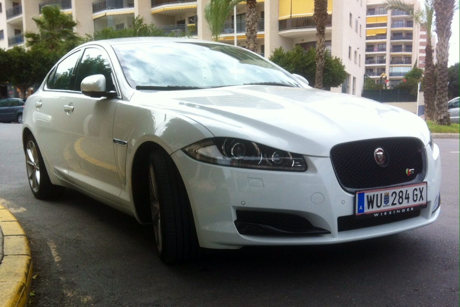 WU 284 GX, Jaguar XF 1st gen Sedan (X250), facelift, 2011–2015