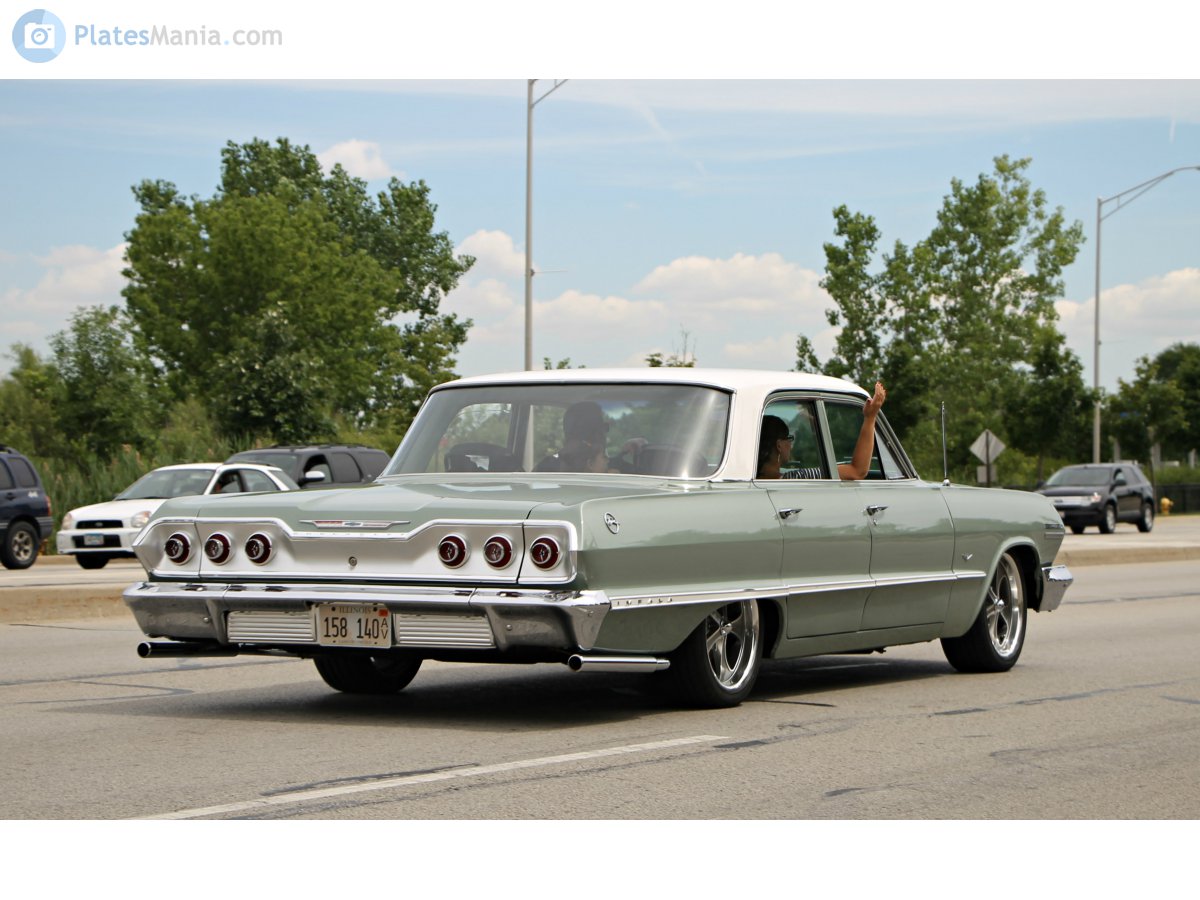 158 140, Chevrolet Impala 3rd gen 1961 2-door Hardtop (1737/1837; B-body), 1960–1961