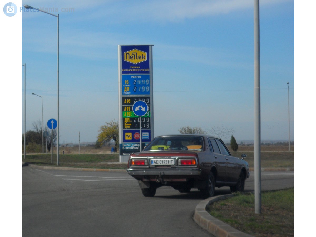 AE 8195 HT, Nissan Laurel 3rd gen Sedan (C230), 1977–1978