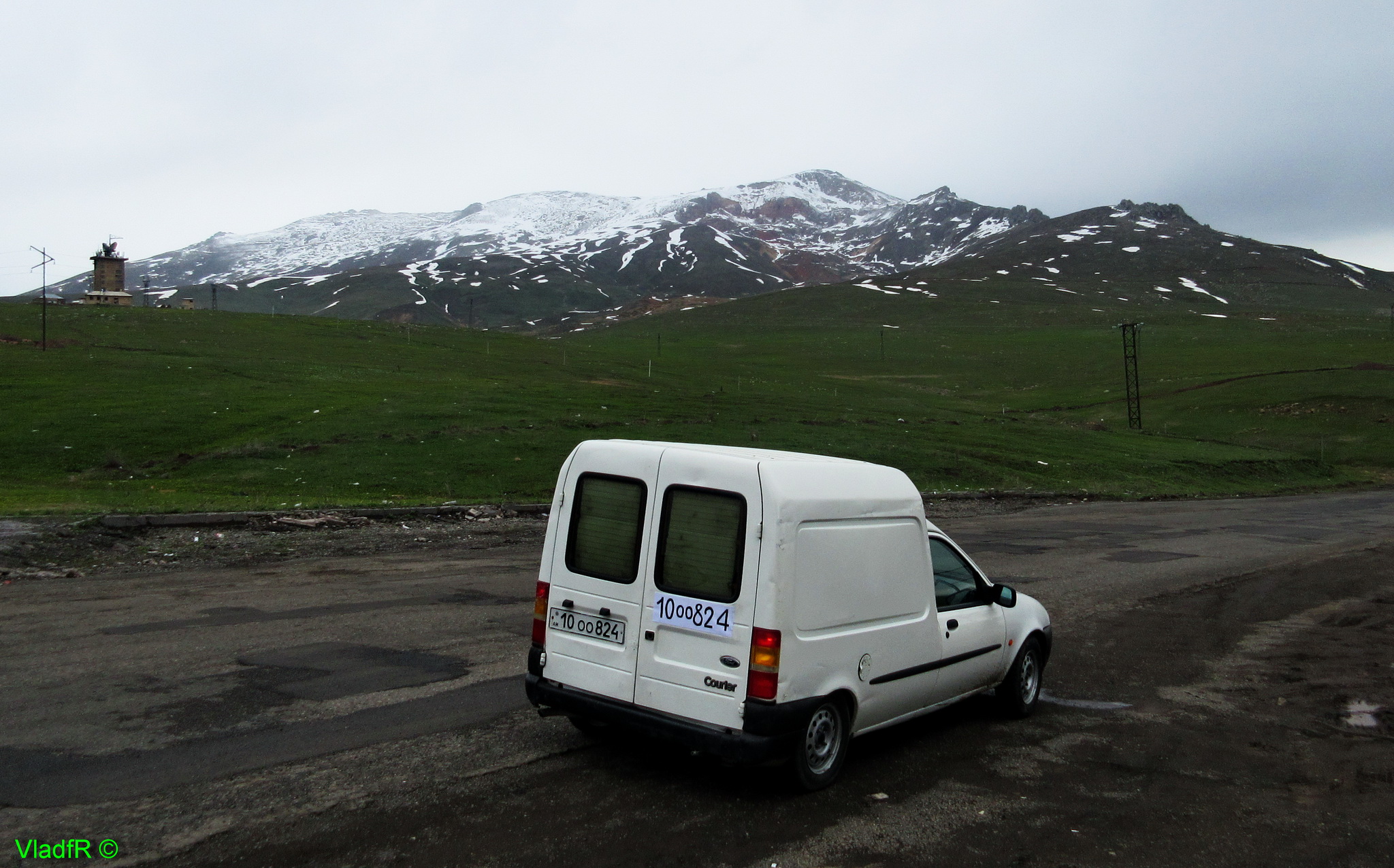 10 OO 824, Ford Fiesta Courier 