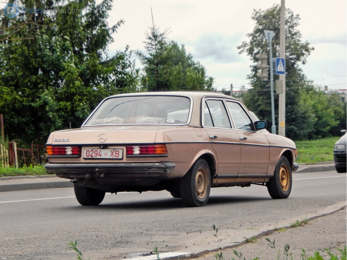 0294 XB, Mercedes-Benz E-Klasse 200–300 Sedan (W123), 1975­–1986