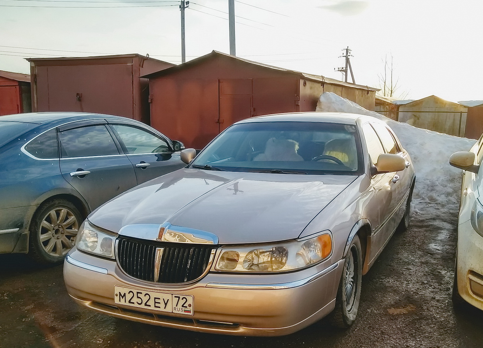 м 252 еу 72, Lincoln Town Car 3rd gen (FN145), 1997–2003