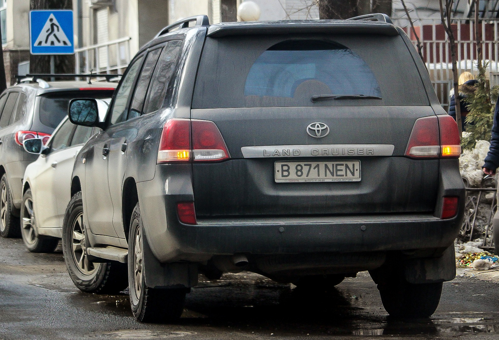 B 871 NEN, Toyota Land Cruiser 200 (J200), 2007–2011