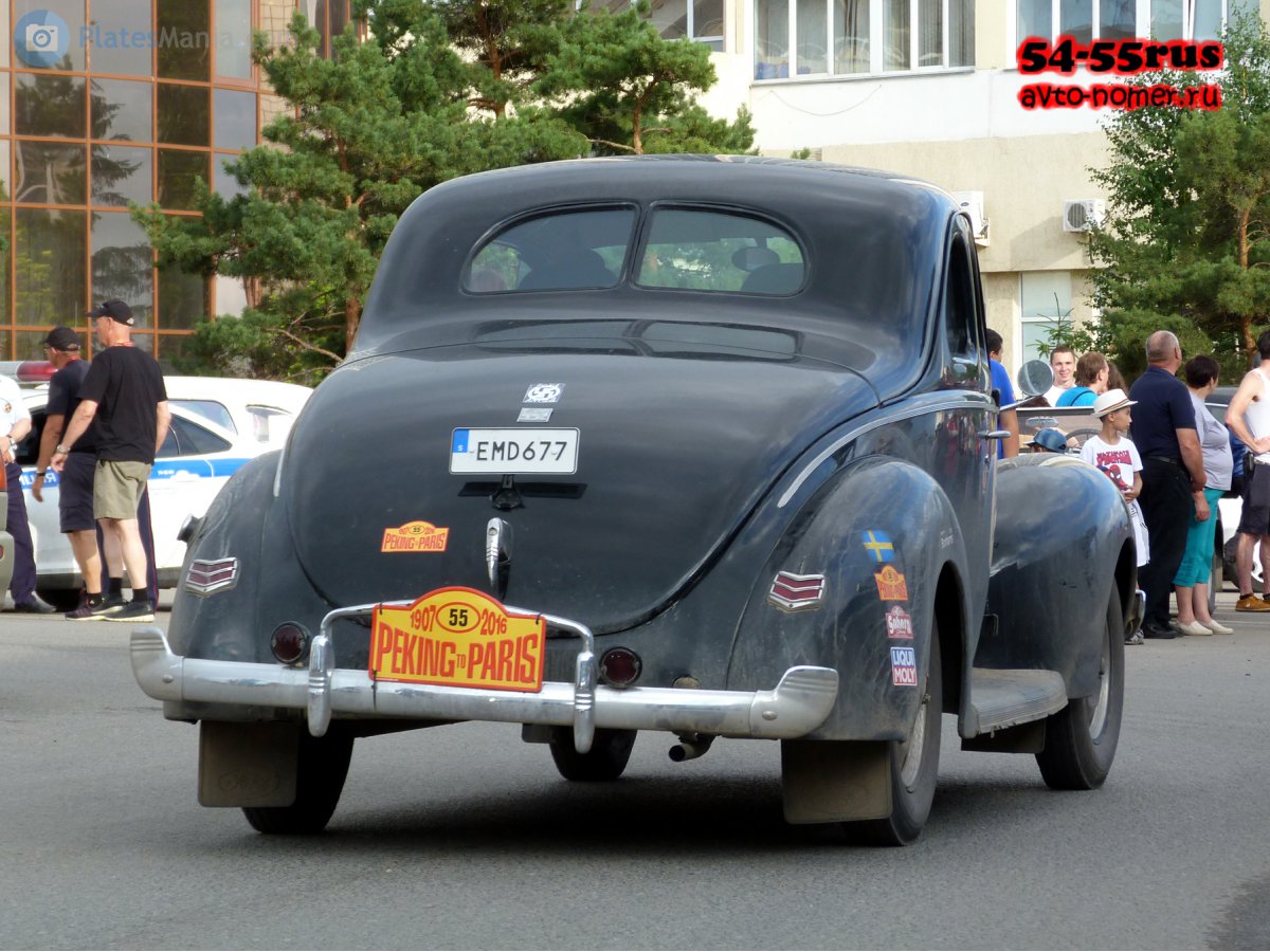 EMD 677, Ford Deluxe 