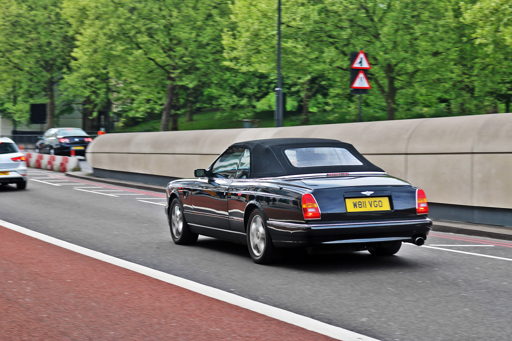 W811VGO, Bentley Azure 1st gen (SZ), 1995–2003