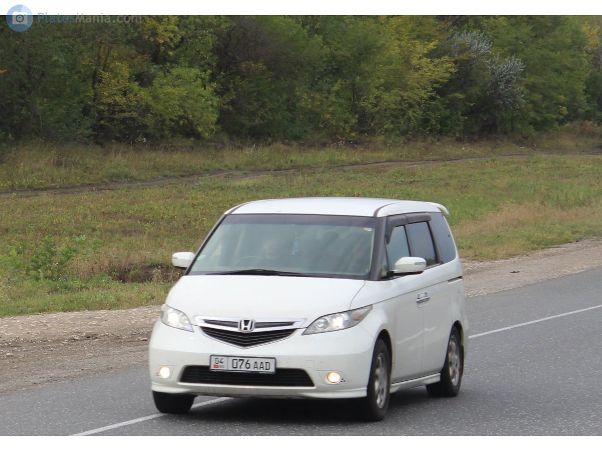 04 076 AAD, Honda Elysion 1st gen (RR), 2004–2006